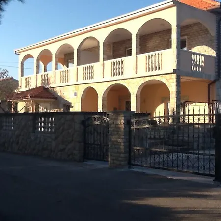 Pico Apartment *