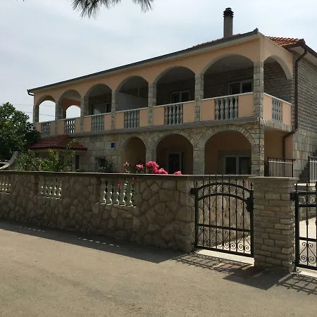 Pico Apartment *